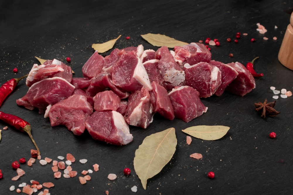 Diced Mutton Shoulder With Bone (1Kg)